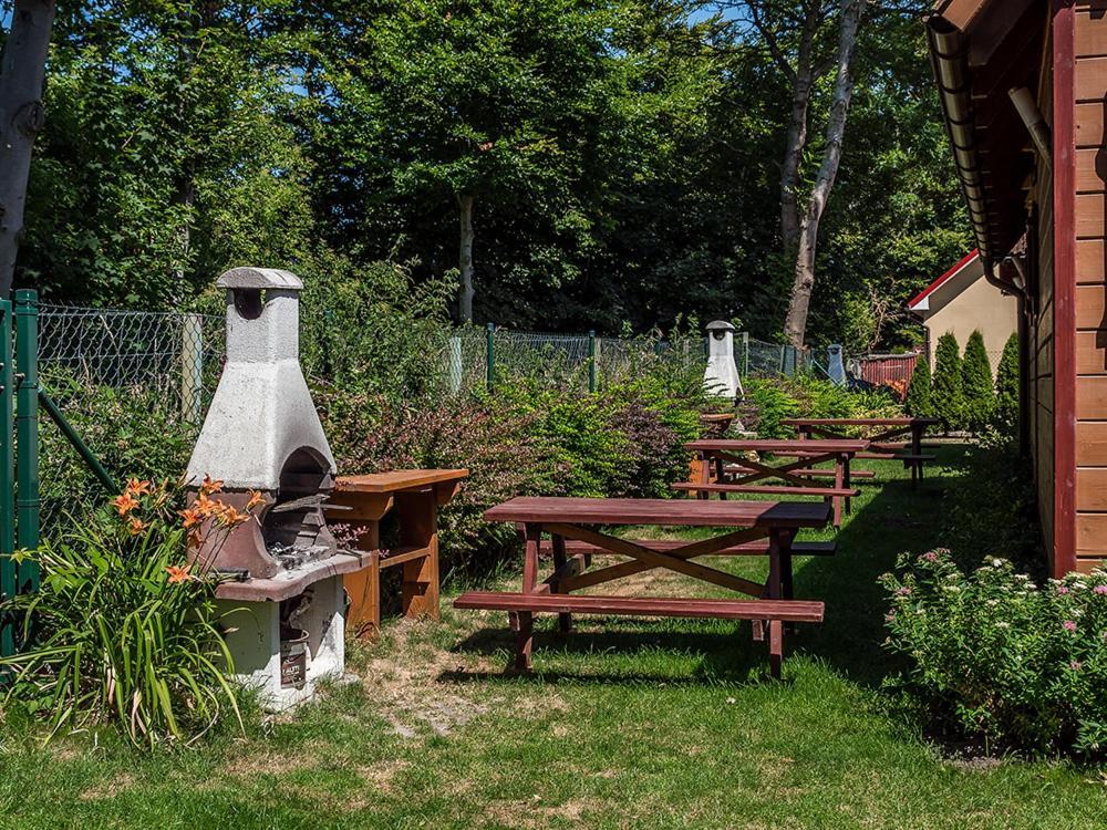 U Sylwi Domki Drewniane Hotel Trzęsacz Buitenkant foto